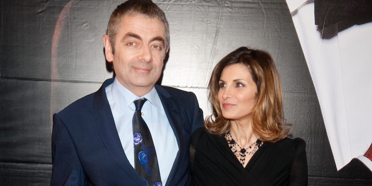 Rowan Atkinson i Sunetra Sastra