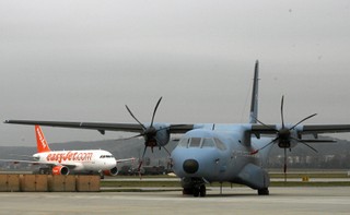 Witczak: Loty wojskowymi samolotami to patologia władzy