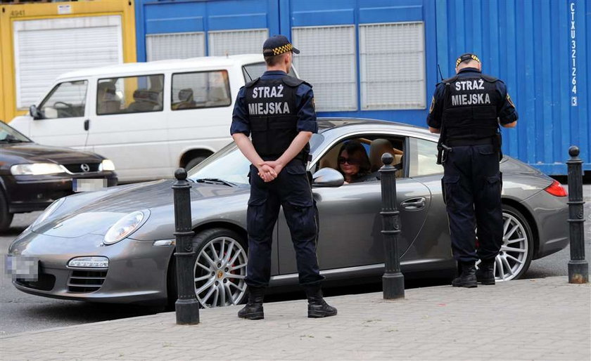 Narzeczona Kammela tarasuje ulicę. Ma czym. FOTO