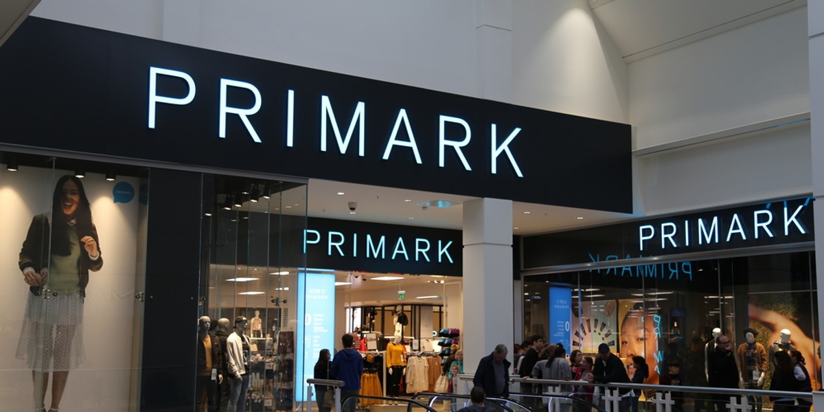 Primark powstał w 1969 roku w Dublinie. Firma oferuje bardzo duży wybór ubrań, butów czy akcesoriów w bardzo niskich cenach.