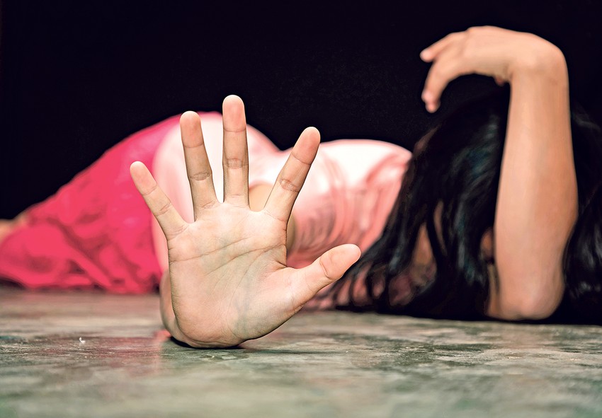 NASILJE NAD ŽENAMA pokrivalica foto shutterstock