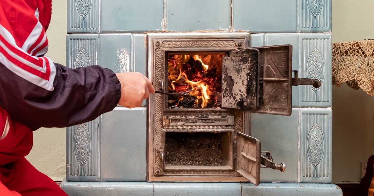 Masz taki piec lub kominek? Uważaj na nowe zasady! Od 2026 r. wchodzą nowe przepisy i mandaty