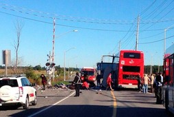 Zderzenie pociągu z autobusem w Ottawie 