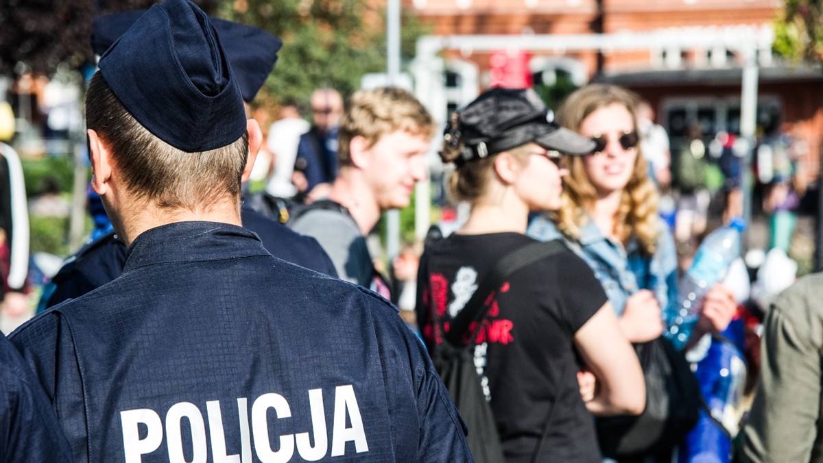 Podczas trwania akcji "Kostrzyn 2019" związanej z Festiwalem Pol'and'Rock policjanci odnotowali 131 przestępstw, wśród których zdecydowana większość związana jest z narkotykami. Niestety, wśród poważniejszych zdarzeń są także dwa przypadki zgonów. Na terenie festiwalu zmarło dwóch mężczyzn w wieku 35 i 54 lat. Wstępnie wykluczono udział osób trzecich w ich śmierci. 