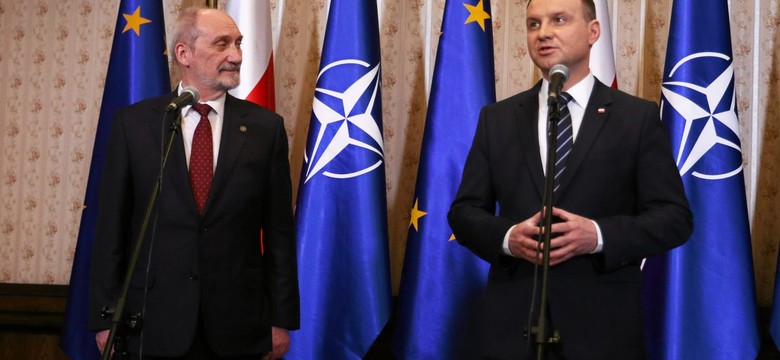 Na ile pism od prezydenta Dudy nie odpowiedział Antoni Macierewicz? Szef BBN ujawnia szczegóły