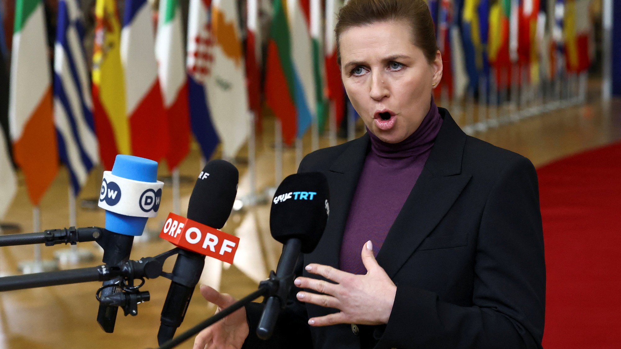 Lídri EÚ sa stretli na mimoriadnom summite, aby prediskutovali transatlantické vzťahy