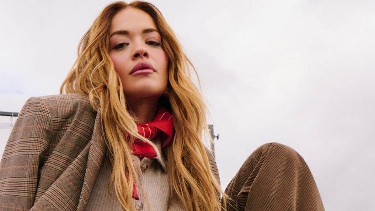 Veľký horoskop na mesiac JANUÁR. foto: Rita Ora v reklamnej kampani pre kolekciu „Rita x Primark jeseň/zima“ 2024, 18. 9. 2024