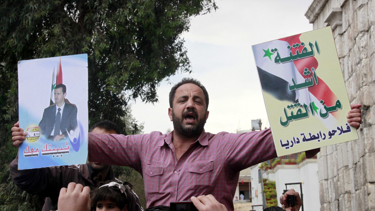 Ponad pięć tysięcy ludzi z gałązkami oliwnymi i syryjskimi flagami państwowymi demonstrowało w piątek w nadmorskim mieście Banias, domagając się ustąpienia prezydenta Baszara al-Asada.