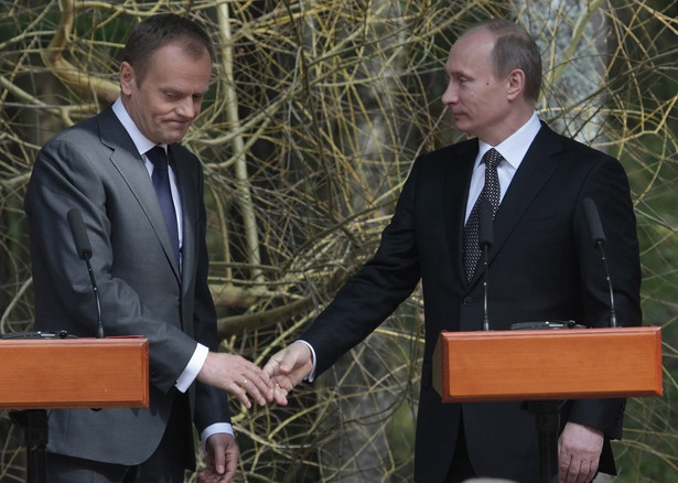 Donald Tusk i Władimir Putin w Katyniu w roku 2010