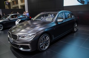 BMW naprawi ponad 300 tys. samochodów zagrożonych pożarem