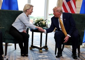 Ursula fon der Lajen i Donald Tramp posle trgovinskog dogovora, sklopljenog u Škotskoj | Foto: Reuters