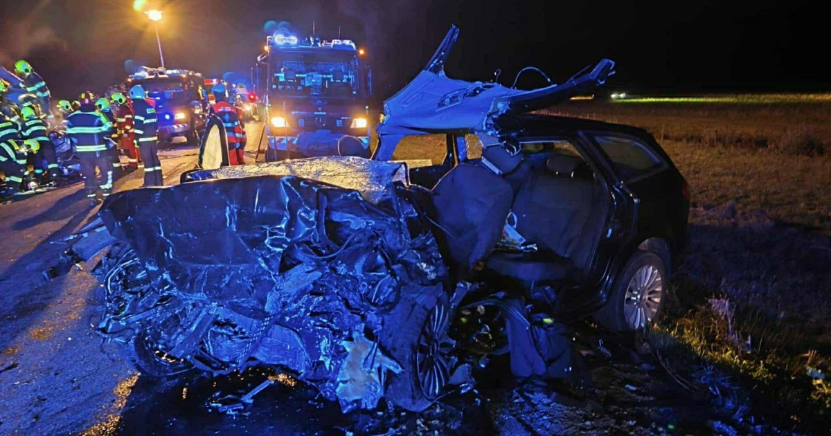 Sześć osób nie żyje, ciężko ranne dziecko trafiło do szpitala. Zdjęcia z miejsca wypadku porażają