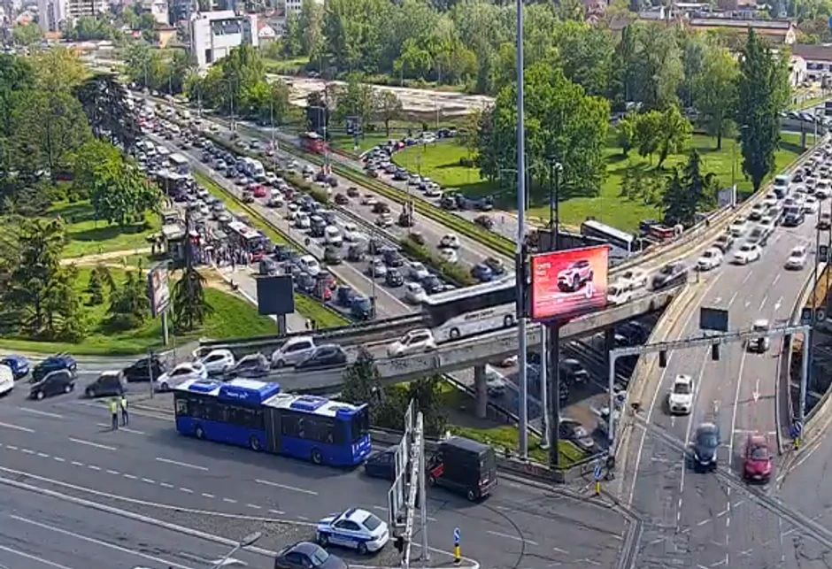 Potpuni kolaps na Autokomandi