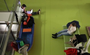 200 zł za 24 godziny. Jak naprawdę wygląda praca i zarobki lekarza rezydenta? [WYWIAD]