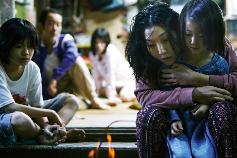 Kadr z filmu "Shoplifters"