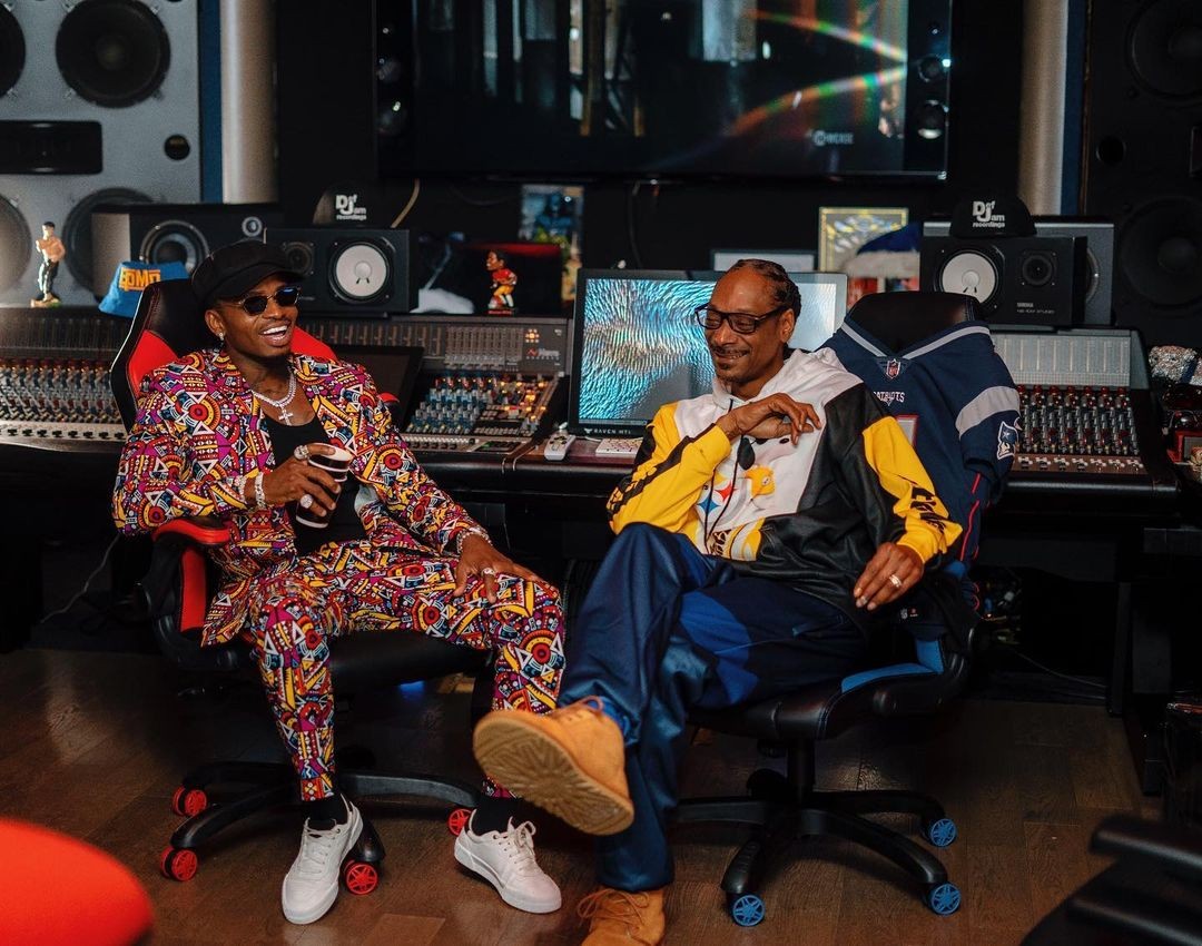 Diamond Platnumz in studio with Snoop Dogg