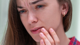 O czym świadczą spuchnięte usta?