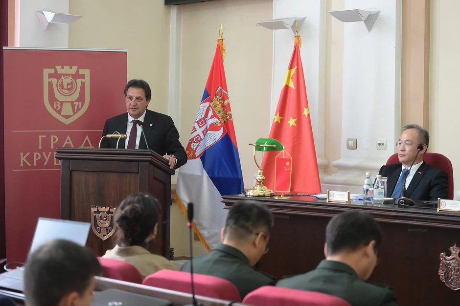 Bratislav Gašić i ambasador Kine Li Ming