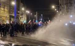 Gorąco we Wrocławiu. Kilkanaście osób rannych w starciach po rozwiązanym Marszu Polaków