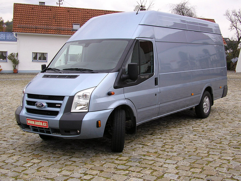 Ford Transit 3.2 TDCi i Transit SportVan: pierwsze jazdy