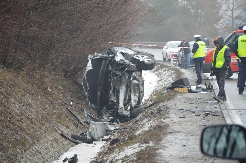 Makabryczny wypadek pod Żukowem. Nie żyją dwie osoby