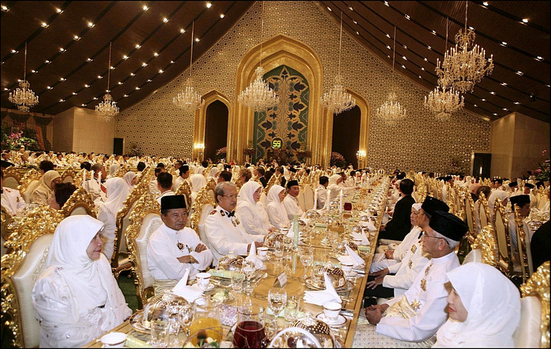 Bandar Seri Begawan, przyjęcie urodzinowe sułtana Hassanala Bolkiah