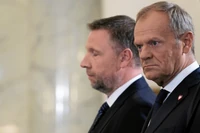 Donald Tusk ma problem z partią. "Nikt nam nie mówi, co mamy robić" [KULISY]