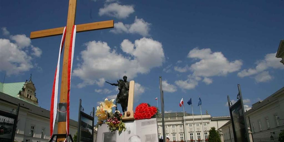 Przed Pałacem chcą zginąć za krzyż!