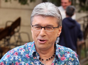 "Privatno šta mislim o njemu je druga priča" Saša Popović VIŠE OD DVE DECENIJE NIJE PRIČAO sa ovim pevačem: "On je prekinuo komunikaciju sa mnom" 
