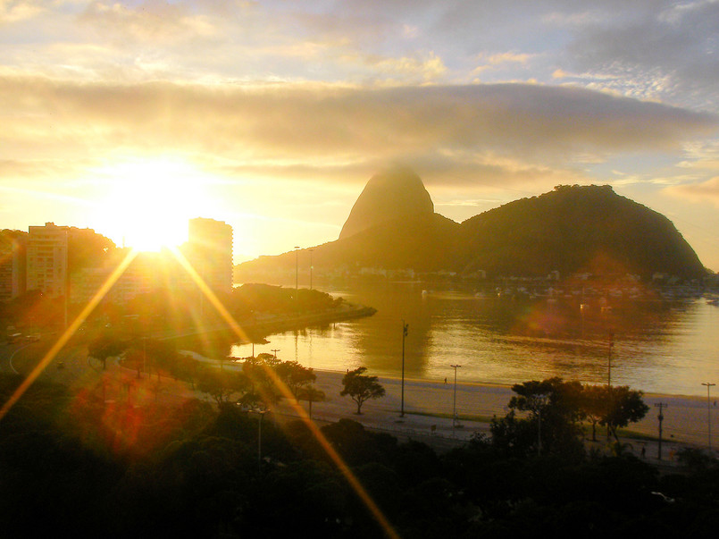 Słońce budzi Rio do życia