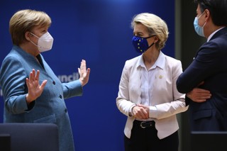 Media: Merkel przeforsowała NS2 wbrew oporom UE i USA i nic w zamian od Putina nie dostała