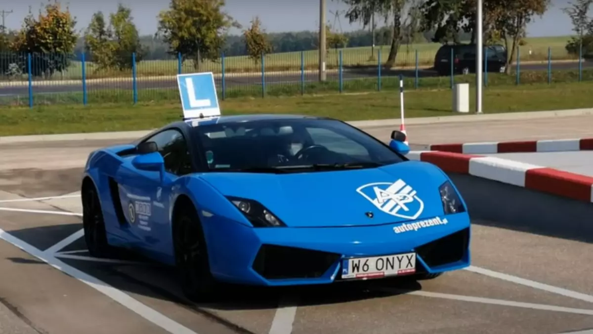 Lamborghini na egzaminie prawa jazdy