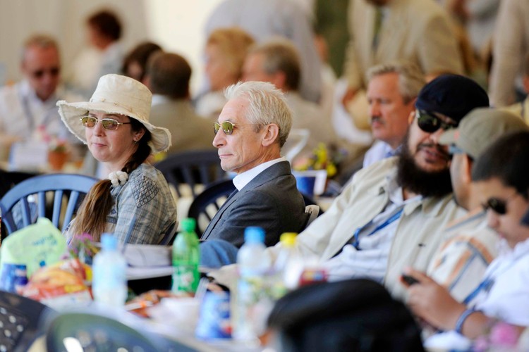 Do Janowa Podlaskiego od dwóch dni zjeżdżają limuzyny. Wśród miłośników pełnej krwi arabów oprócz szejków jest też perkusista zespołu Rolling Stones Charlie Watts z żoną Shirley