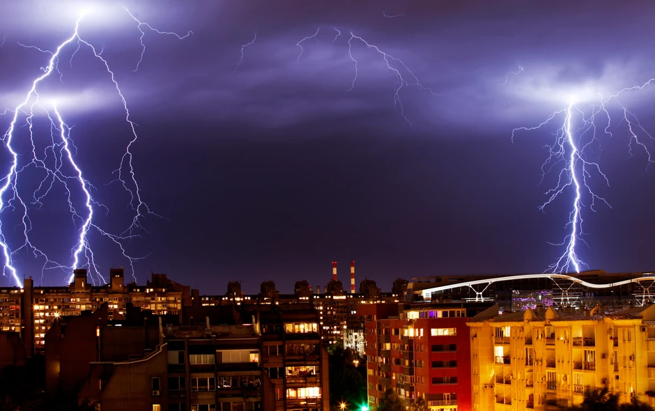 Udar groma je kompleksan udar na ceo organizam