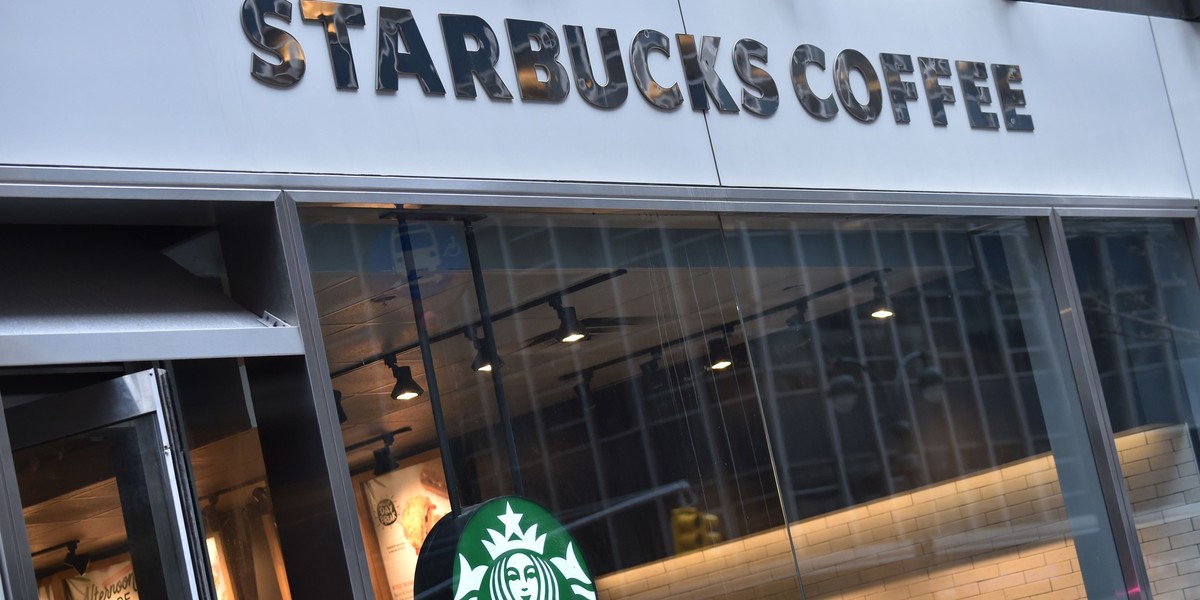 Nestle chce sprzedawać produkty Starbucksa