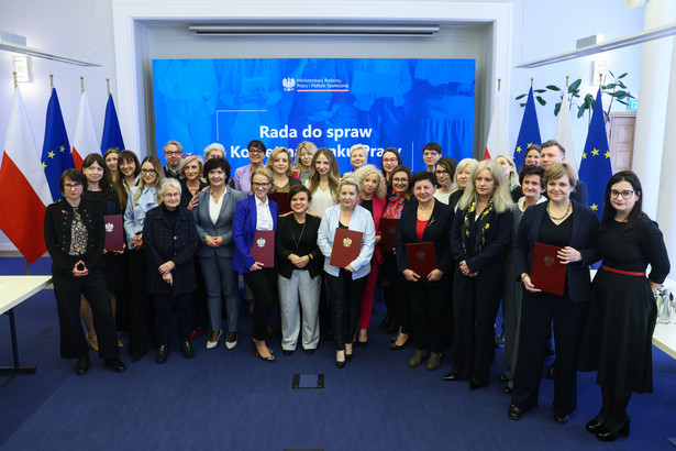 Warszawa, 09.03.2024. Rada ds. Kobiet na Rynku Pracy, siedziba MRiPS w Warszawie / PAP/ Leszek Szymański