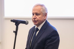 Zawirowania w kampanii. Jeden z kandydatów na prezydenta Krakowa zrezygnował z wyścigu