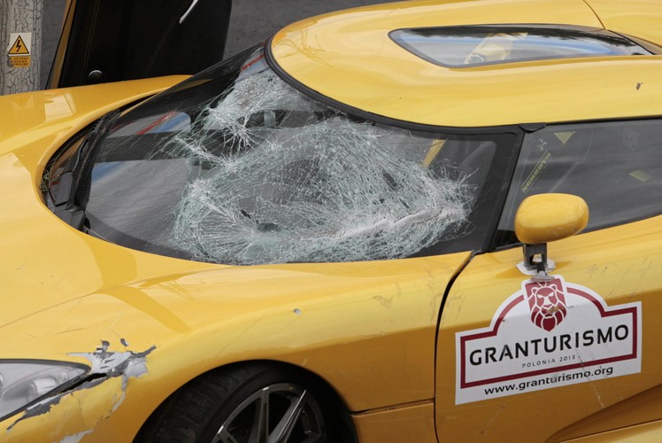 Wypadek na imprezie Gran Turismo Polonia w Poznaniu