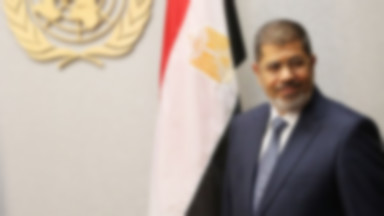 Egipt: opozycja krytykuje Mursiego za rozszerzanie władzy