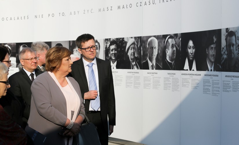 Wystawa upamiętniająca ofiary katastrofy pod Smoleńskiem