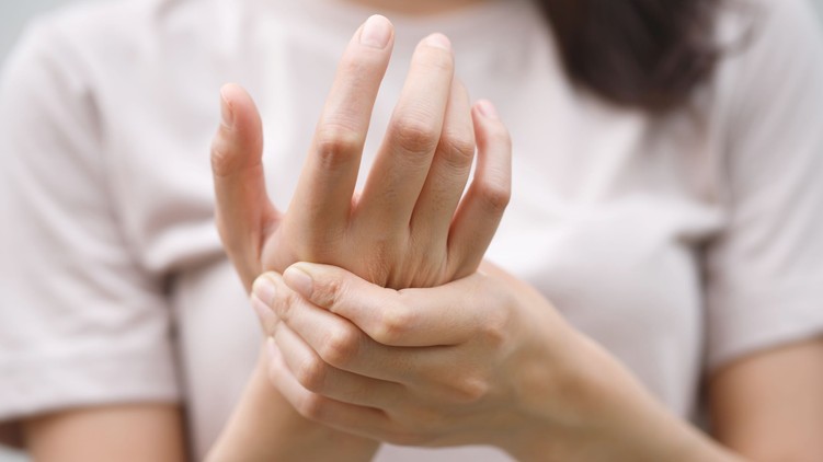 lepkehimlő felnőtt tünet ízületi gyulladás fájdalom