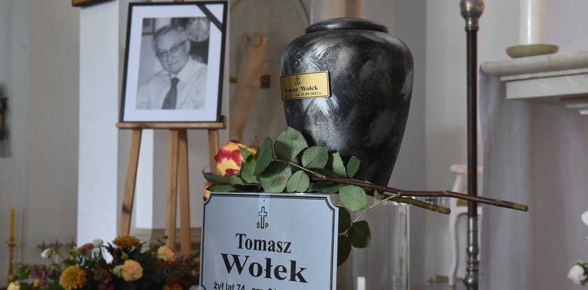 Pogrzeb Tomasza Wołka. Rodzina i przyjaciele żegnają dziennikarza w Warszawie [ZDJĘCIA]