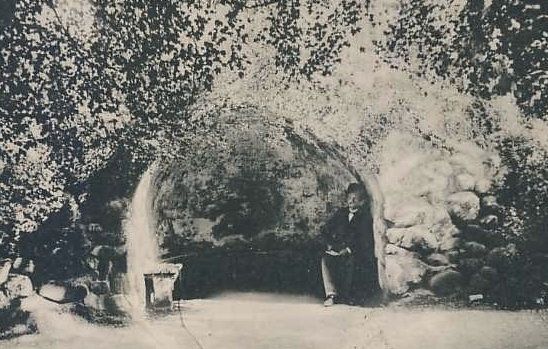 Groty Szeptów na zdjęciu z 1900 r.