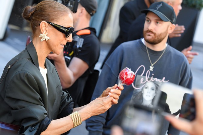 Selin Dion sa starijim sinom Reneom Šarlom, pred polazak na prvi od 16 koncerata