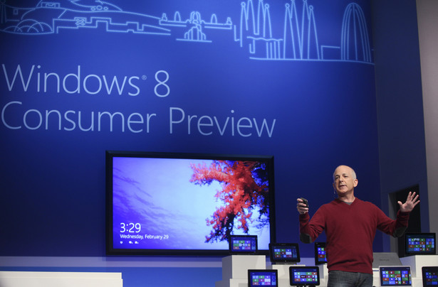 Steven Sinofsky, przewodniczący rady nadzorczej grupy Windows podczas jedneje z uroczystości zapowiadających nowy Windows 8
