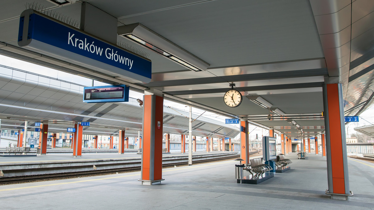 Zmiany w rozkładzie jazdy pociągów, wynikające z inwestycji realizowanych w obrębie węzła krakowskiego, obowiązują od 11 marca. PKP Intercity przygotowało praktyczne porady pomocne przy planowaniu podróży pociągami jadącymi do i z Krakowa, a także przejeżdżającymi przez Kraków. Warto zapoznać się z nimi przed zakupem biletów i wyruszeniem w podróż.