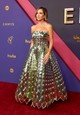 Kristen Wiig ugyancsak Oscar de la Renta kreációban jelen meg, Jennifer Anistonnal ellentétben azonban jóval modernebb, metálos változatban. Nemcsak a textúráját, a fazonját is imádjuk!