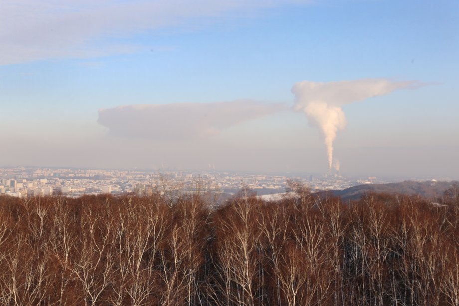 Dla porównania: smog nad Krakowem widziany z daleka, 7 stycznia 2019 r. 