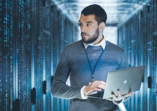 Wciąż duży popyt, coraz mniejsza podaż pracy. Niskie bezrobocie w Polsce ma swoją specyfikę