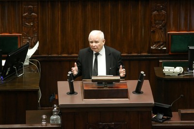 Kaczyński o kwestii relokacji migrantów w UE: Ta kwestia musi być przedmiotem referendum